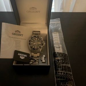 Orient Vintage-Automatic Dive Watch with Gradient Dial with strap code bracelet